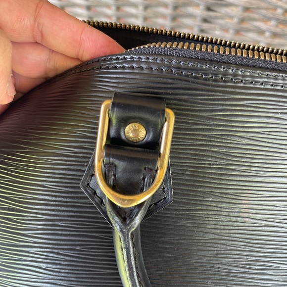 💕Authentic Louis Vuitton Epi Alma - Picture 12 of 16